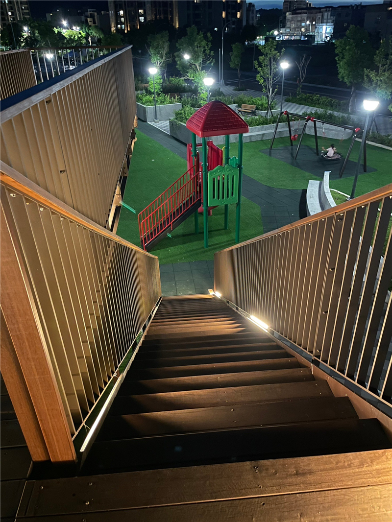 公園景觀燈規劃案例-樓梯與遊樂設施附近照明